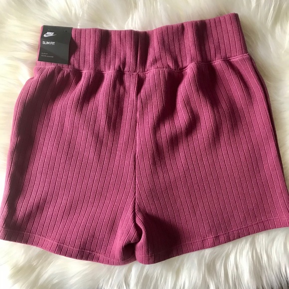 WOMENS NIKE SHORTS - Picture 5 of 10